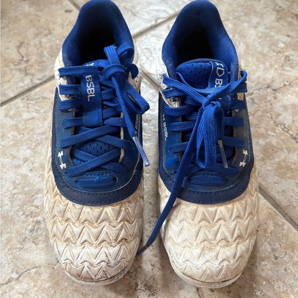 Under Armour Kids Blue and White Baseball Cleats- youth 1.5